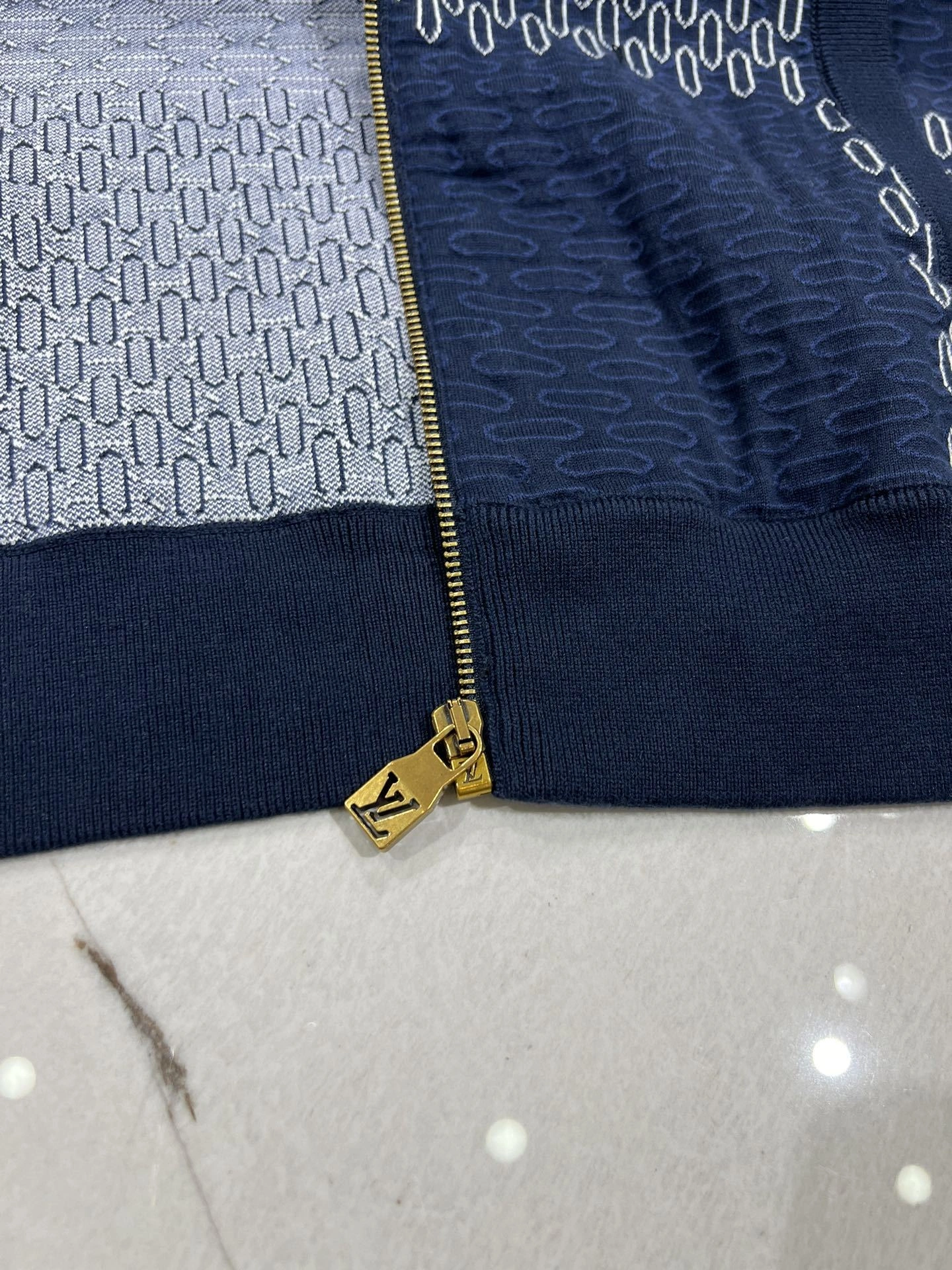 &wg.luxury- 8V item:D-F140J5214